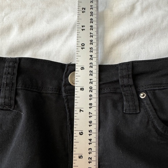 Royalty for Me Women's WANNA BETTA BUTT Capri Jeans Black Size 8 Stretch - Picture 9 of 12